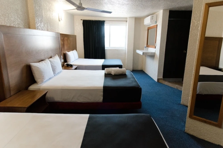 Grand Triple room