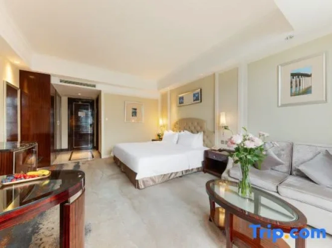Executive Double room with lake view