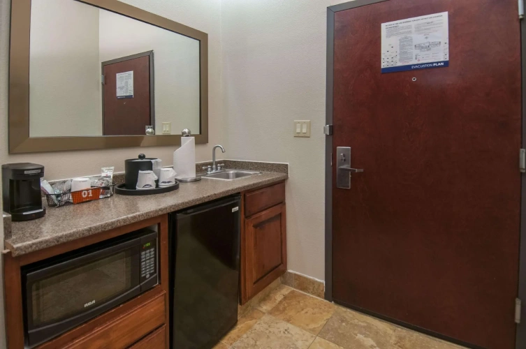 1 Bedroom Quadruple Suite