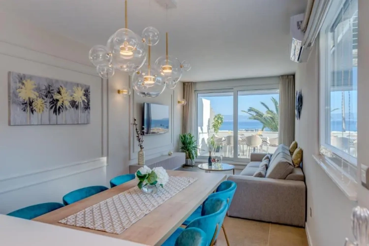2 Bedrooms Apartment with balcony and with sea view