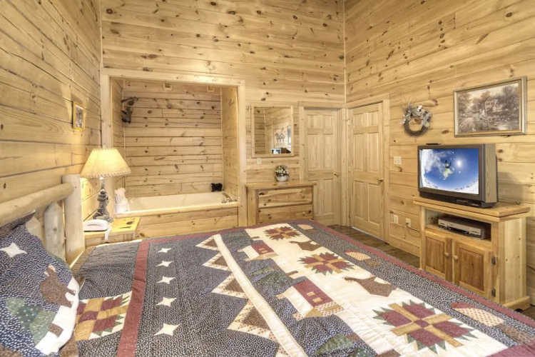 The Cozy Bear by Eagles Ridge Resort