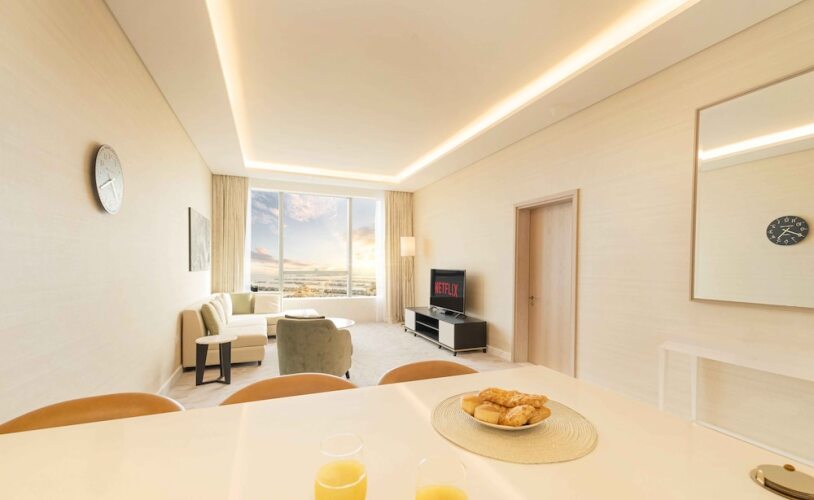 LUX Iconic Views at The Palm Tower 7 - Image 4