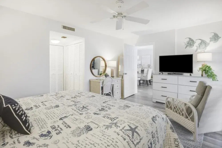 Loggerhead 282 2 Bedroom Condo by RedAwning