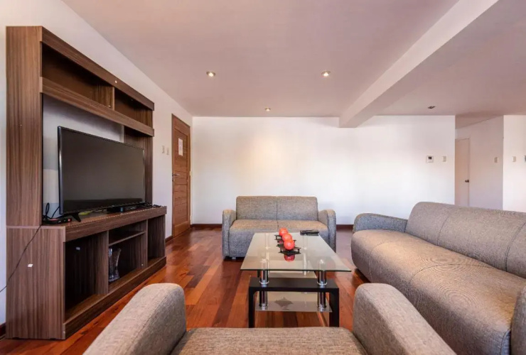 El Triunfo Apartments