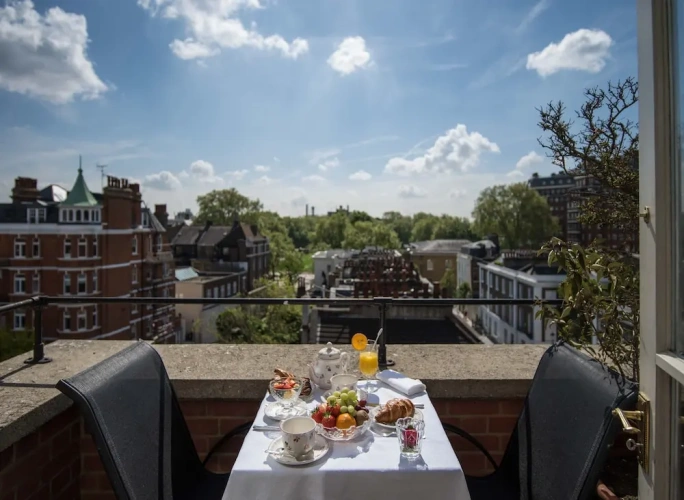 Deluxe Double room with balcony and with city view