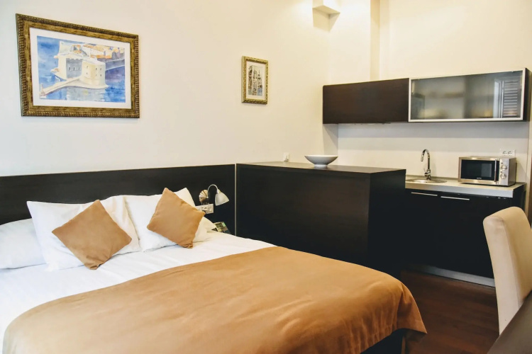 Celenga Apartments with free offsite parking