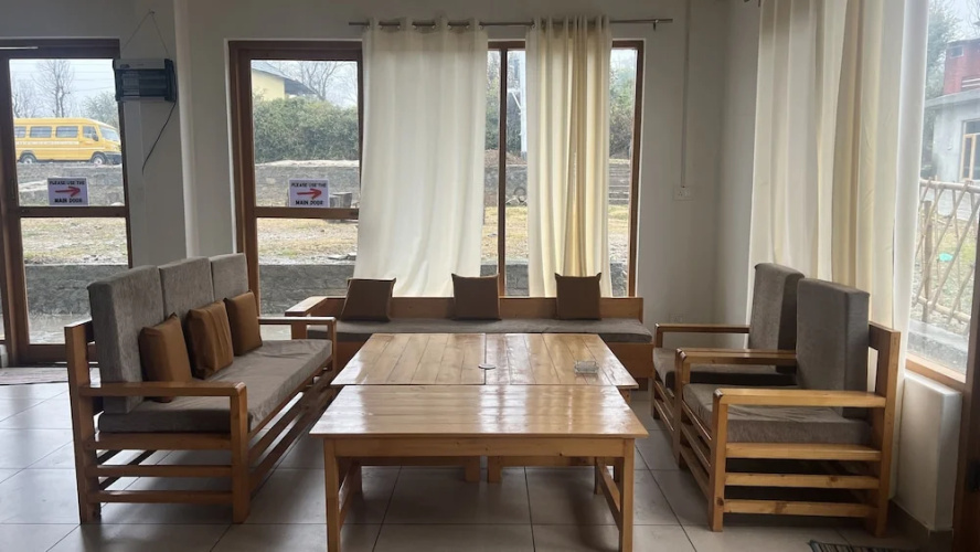 Flyscape Hostel