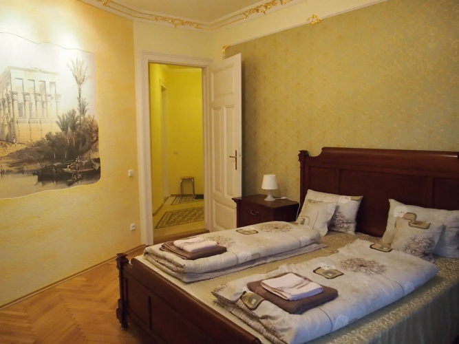 Lira Apartments