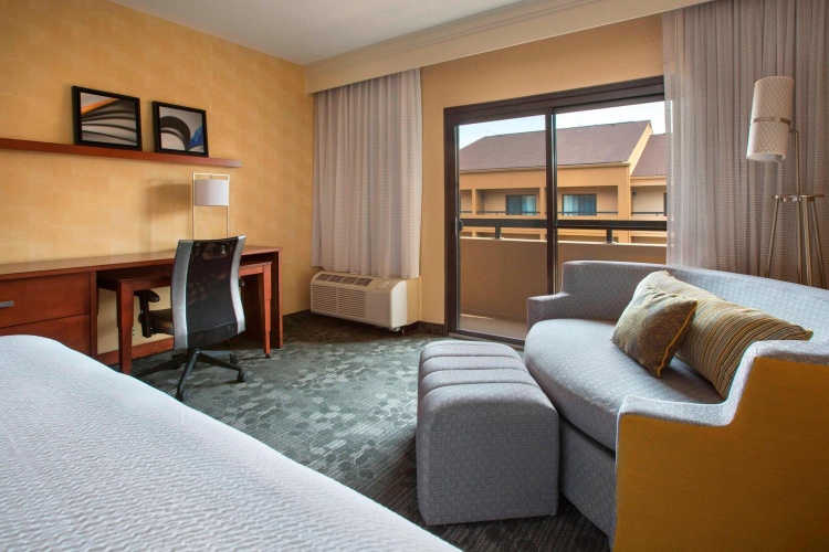 Standard Double room with courtyard view