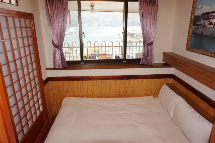Lakeside B&B