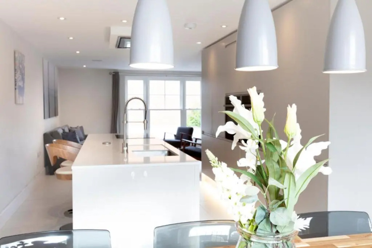 Fabulous Central Windsor Town House