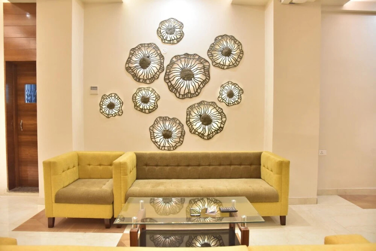 Hotel R K Grand