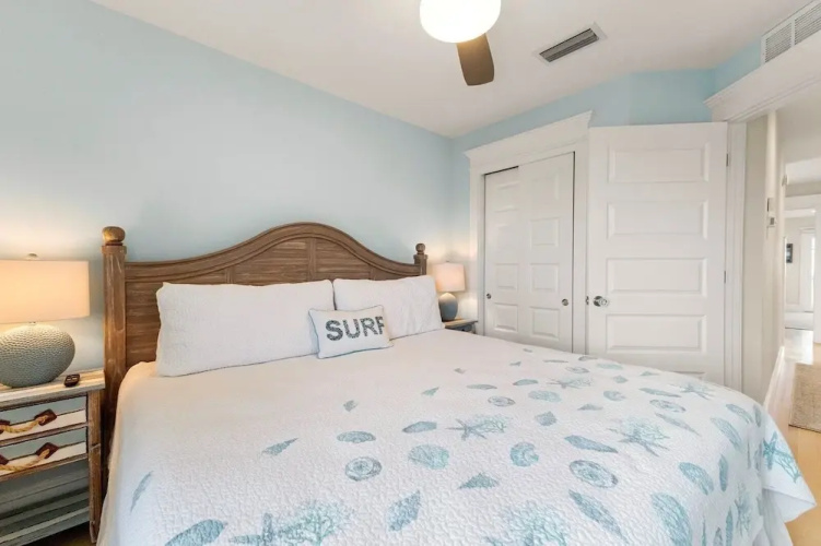 Seaside Haven 4 Bedroom Home by RedAwning