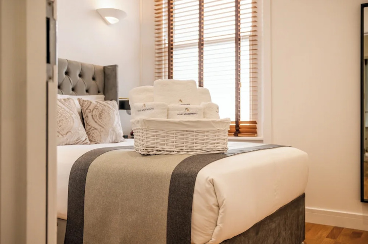 Avari Apartments – Gray’s Collection