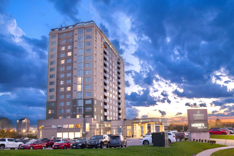Sandman Signature Hotel Toronto Airport photo 20