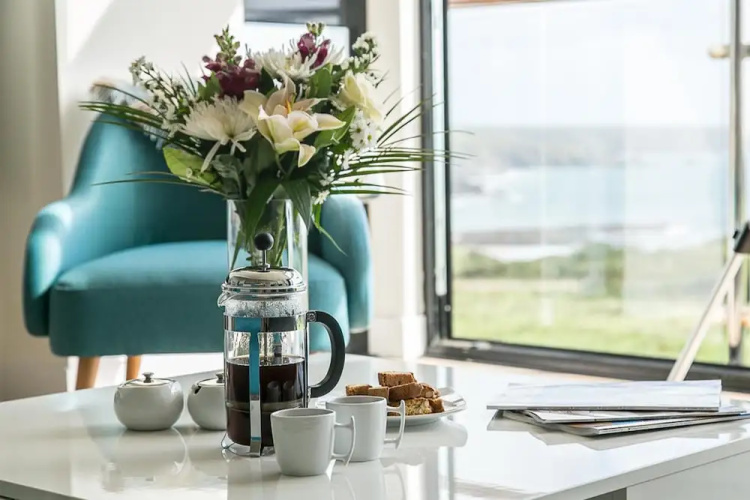 Immaculate 2 Bed Apartment on The Lizard Cornwall