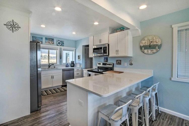 4 Bedrooms Cottage