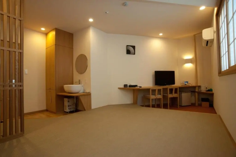 Standard Triple room