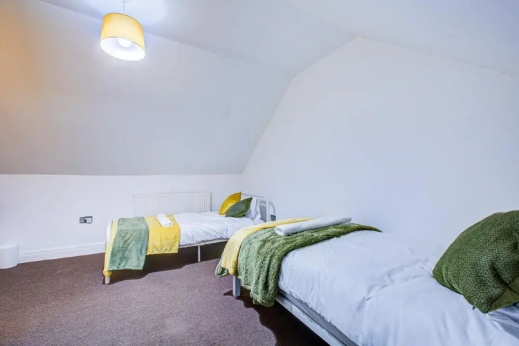 3 Bedroom Flat Central Gillingham Town