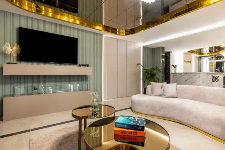 Rossi Luxury Hotel