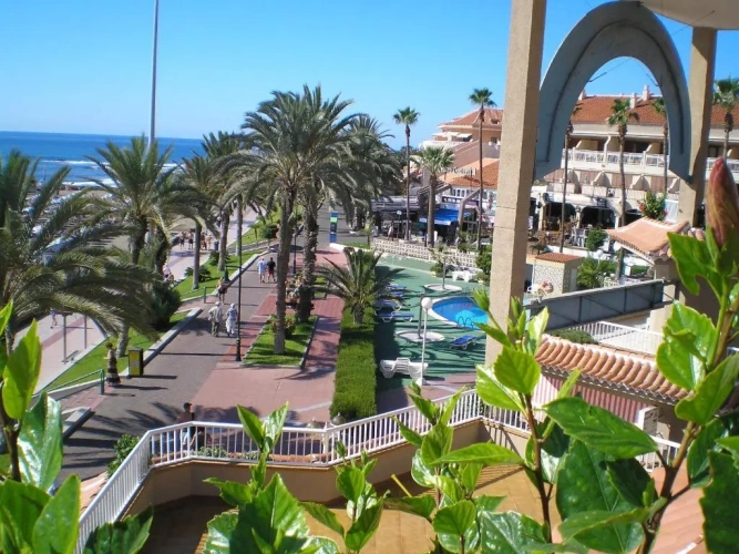 2 Bedrooms Apartment with sea view