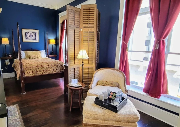 Deluxe Double Suite with city view