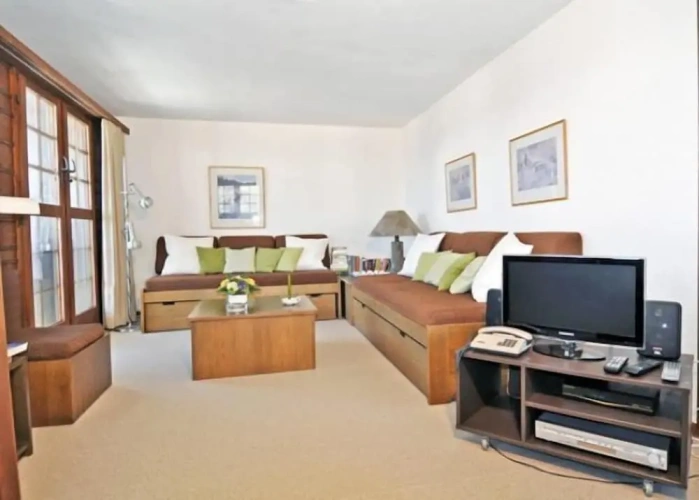 2 Bedrooms Apartment