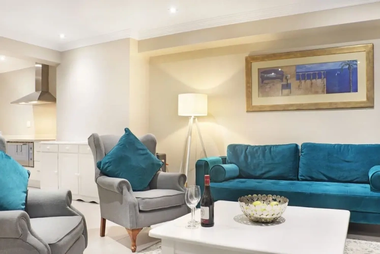 3 Bedrooms Apartment