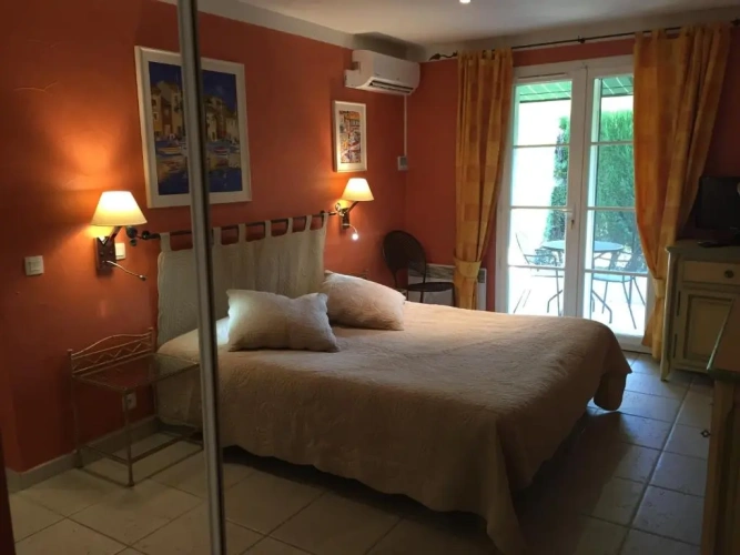 2 Bedrooms Villa