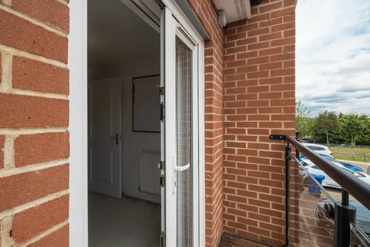 3 Bedroom and 2 Bath House with Balcony