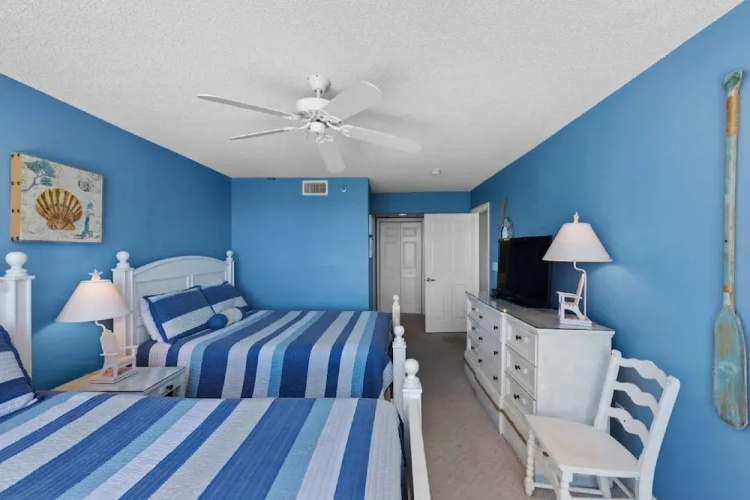 Long Beach Tower 3, 3 Bedroom Apartment
