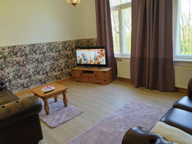 2 Bedrooms Apartment with garden view