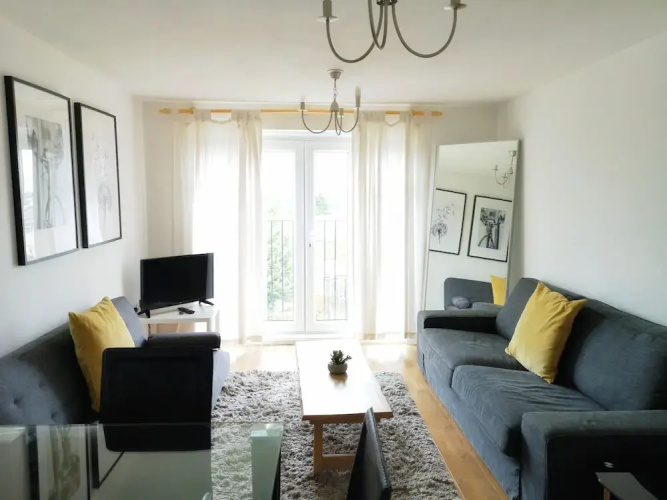 Bright & Modern 2BR Apartment Parking