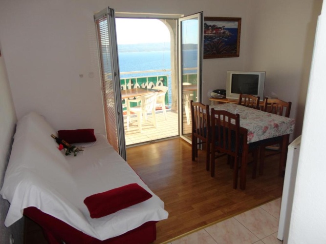 Apartment with sea view