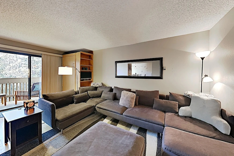 S Frontage #B203 - 2 Br Condo