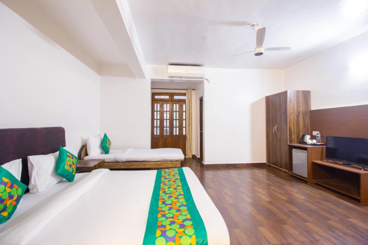 Deluxe Double room with pool view