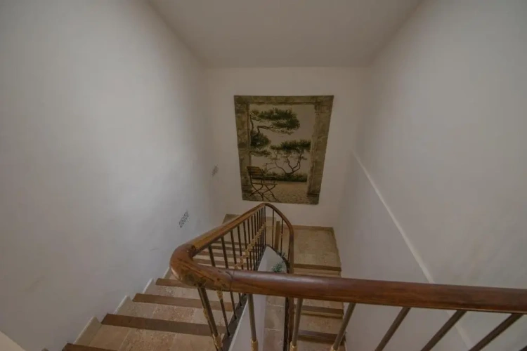 4 Bedrooms Cottage