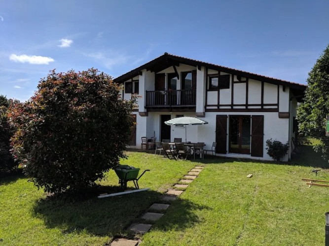 Maison Ascain