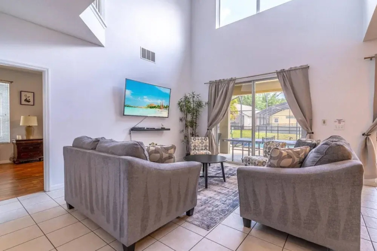 8512 Emerald Island