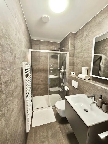 Comfy one bedroom with parking&balcony