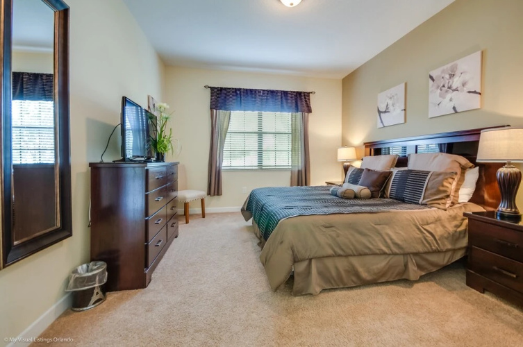 1422 Moonvalley Drive