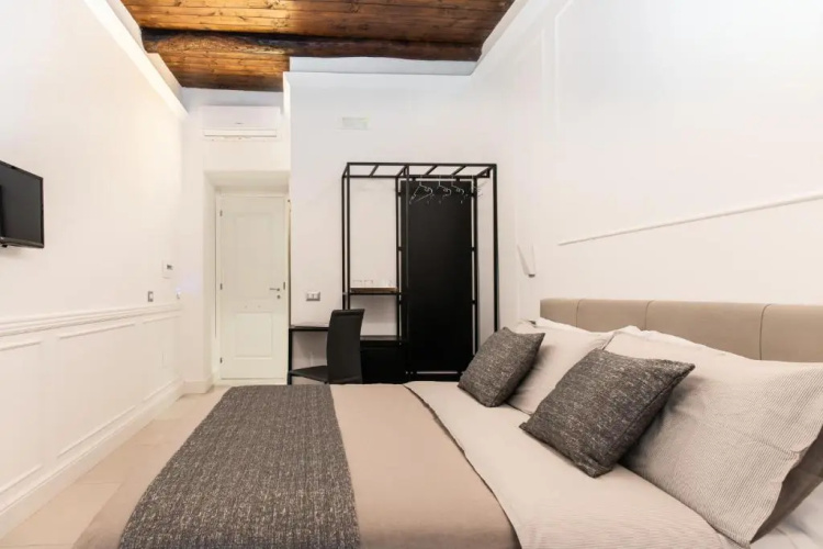 FAGì Rooms In Naples