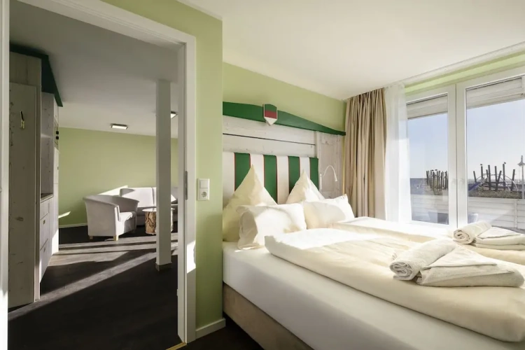 1 Bedroom Apartment with sea view