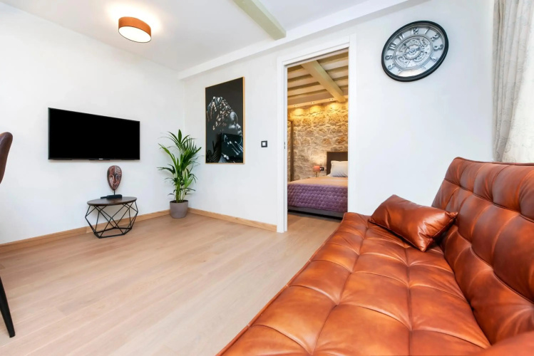 DC II Downtown apartment