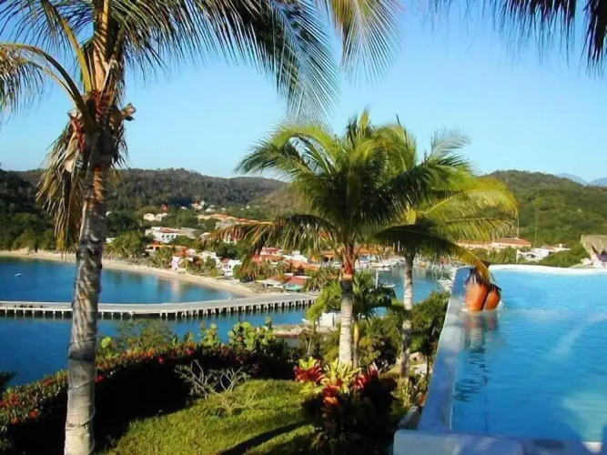 C. Punta Sta Cruz 2BR