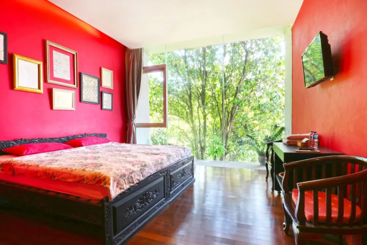 Rose Chamber Bed & Breakfast