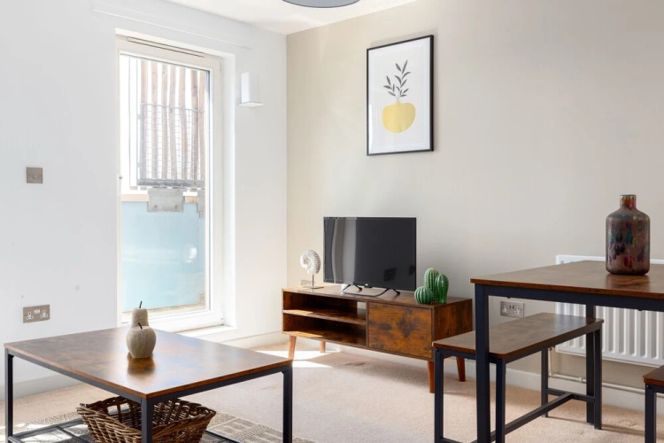 Deluxe 2 Bed Flat with Balcony in Hackney