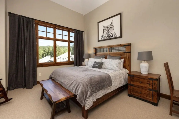 Iron Horse Manor 4 Bedroom Home