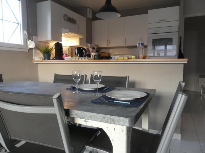 3 Bedrooms Apartment
