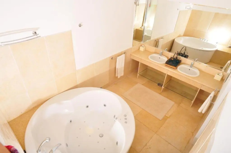 Carlton Luxury Resort